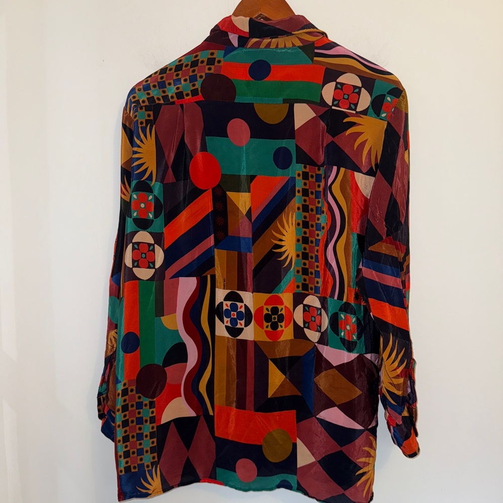 🌈 Farm Rio Multicolor Abstract Print Button-Down Blouse – Size L - Picture 9 of 16